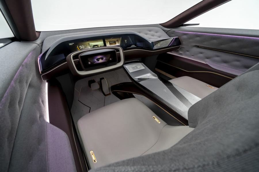 Торпедо Infiniti QX Inspiration 2019 года  (фото 102 из 159)